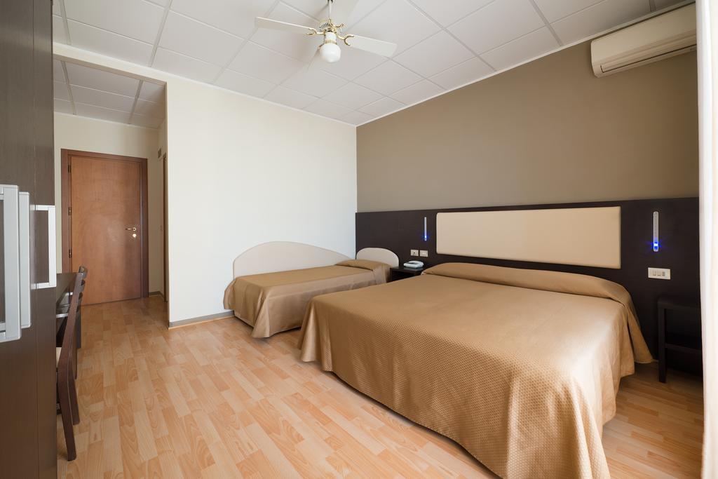 Hotel Belsoggiorno Cattolica Room photo